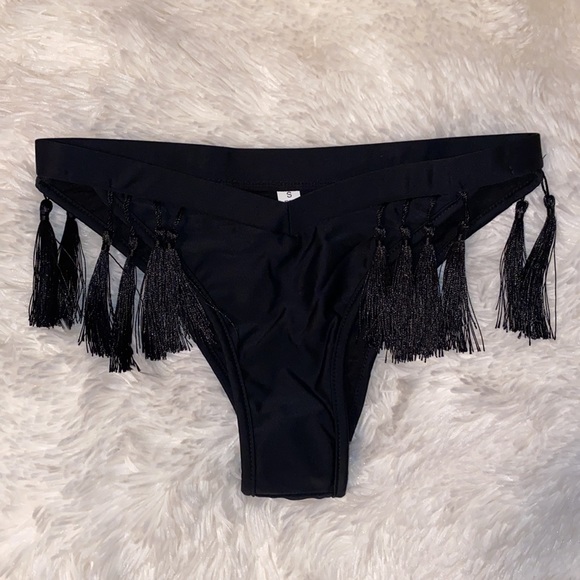 ❤️ LAST ONE! Black Off Shoulder Tassel Bikini Set - Picture 6 of 11